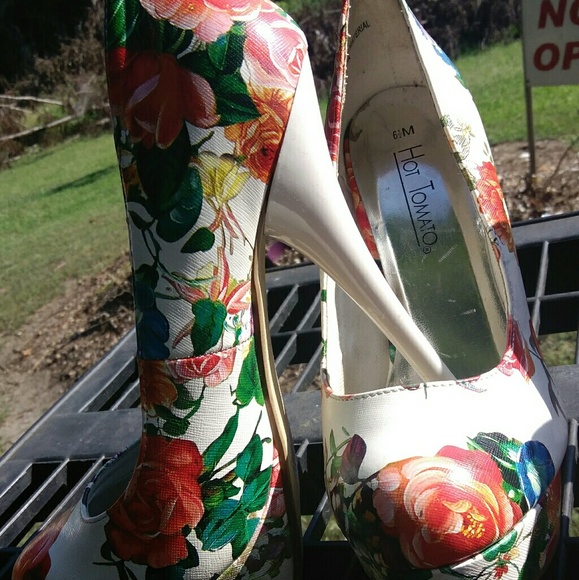Heels - Picture 1 of 2